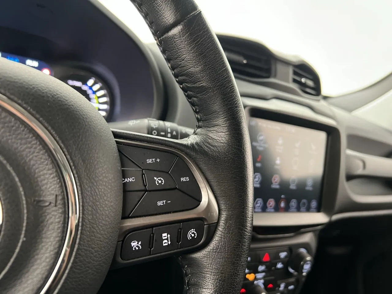 Vehicle image 26