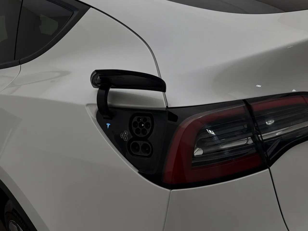 Vehicle image 32