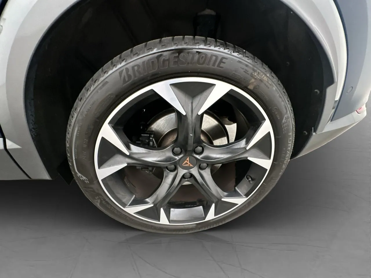 Vehicle image 30