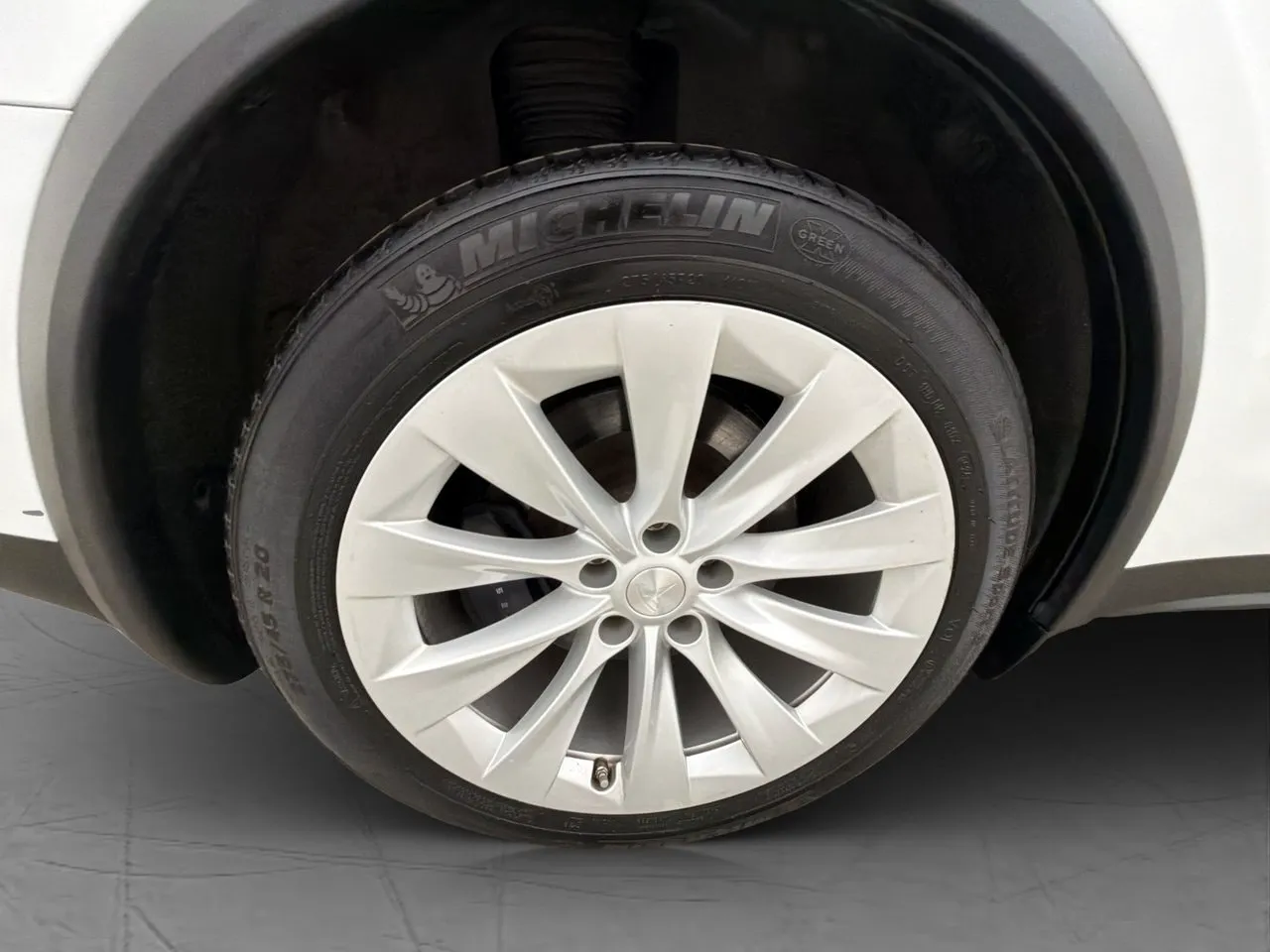 Vehicle image 35
