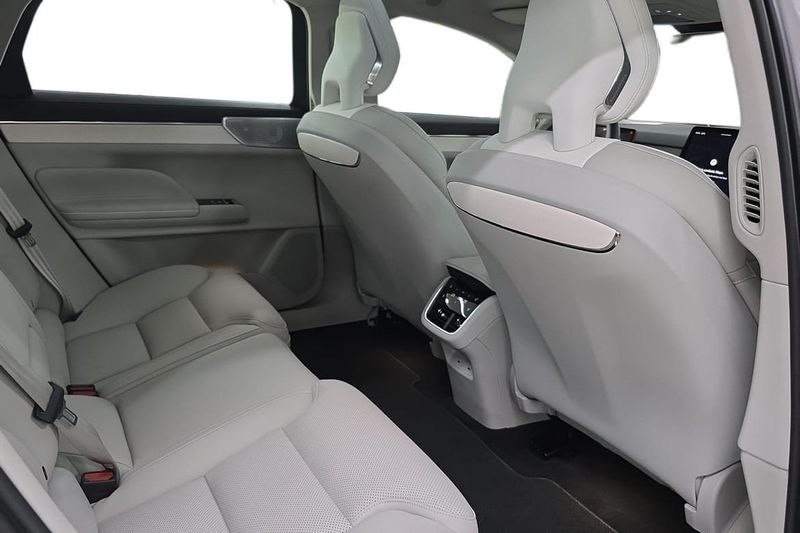 Volvo ES90 bild 9