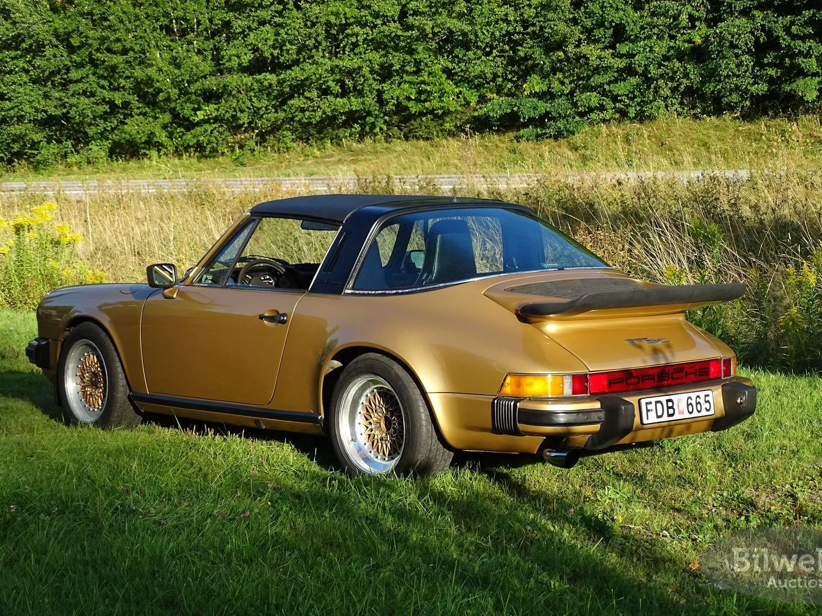 Vehicle image 24