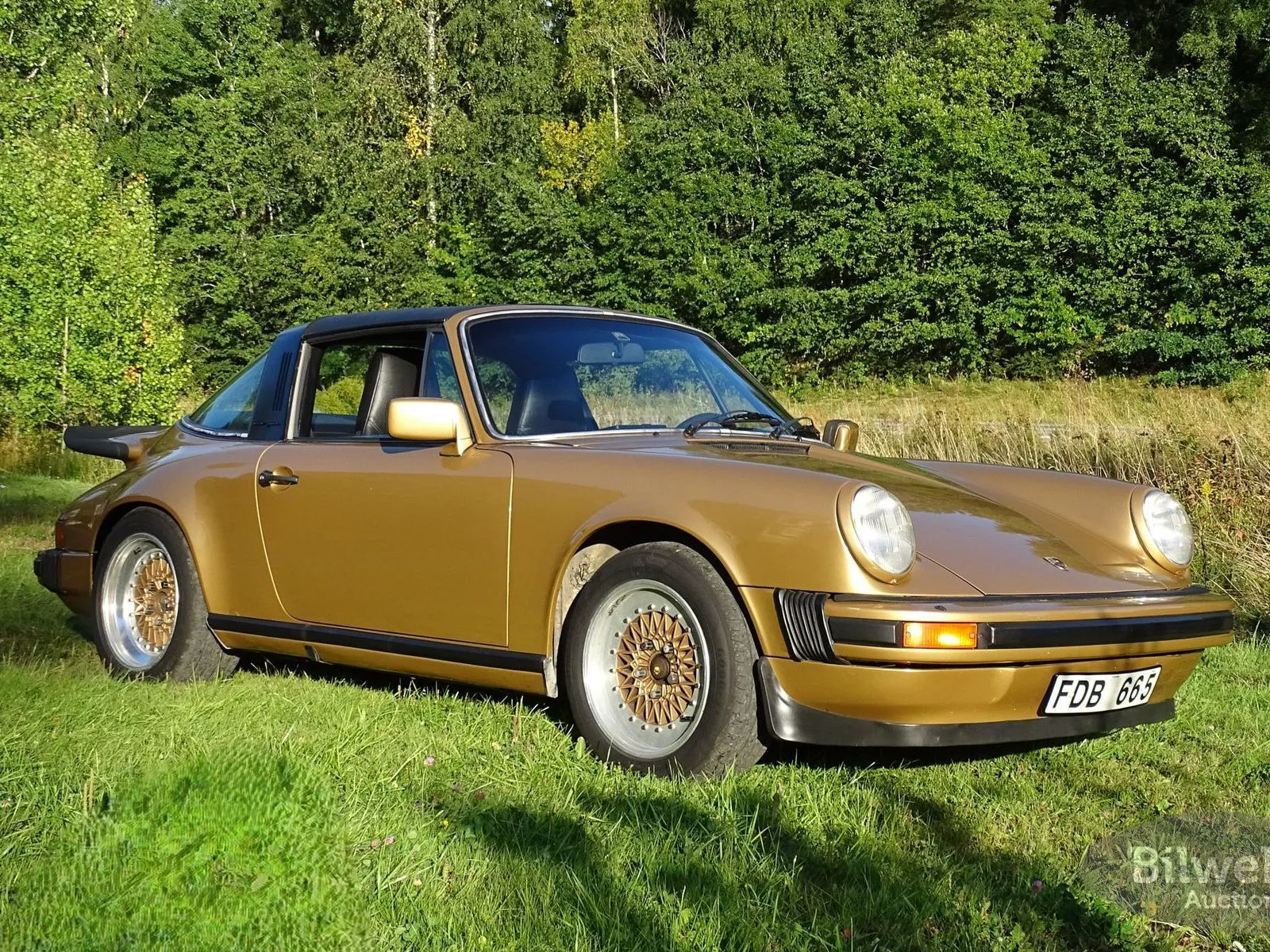 Vehicle image 32