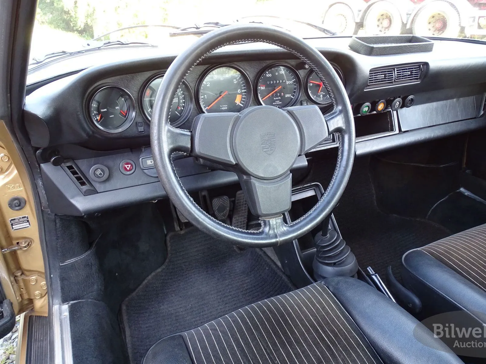 Vehicle image 38