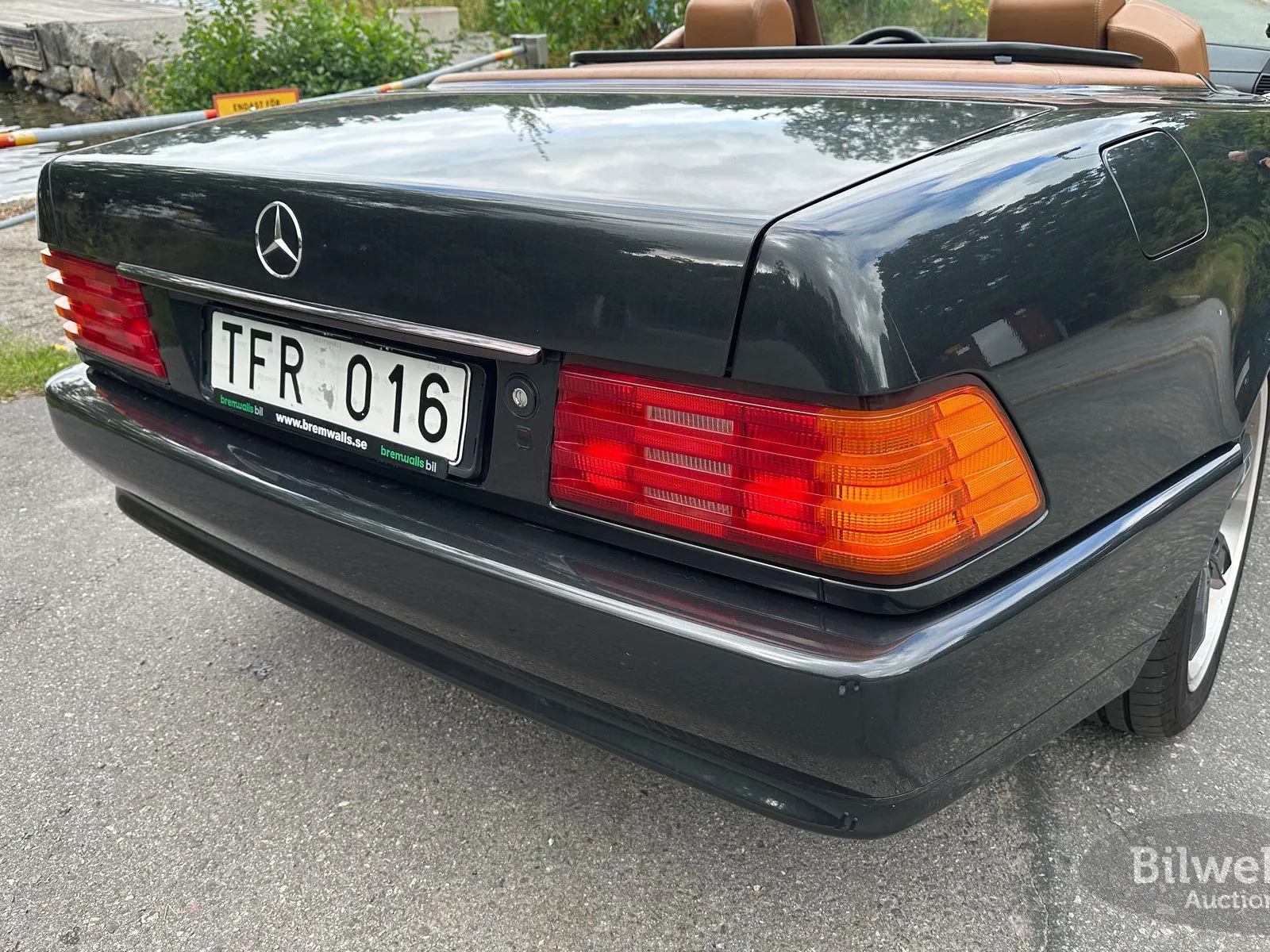 Vehicle image 80