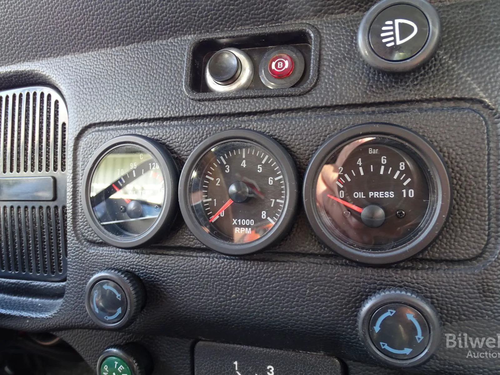 Vehicle image 35