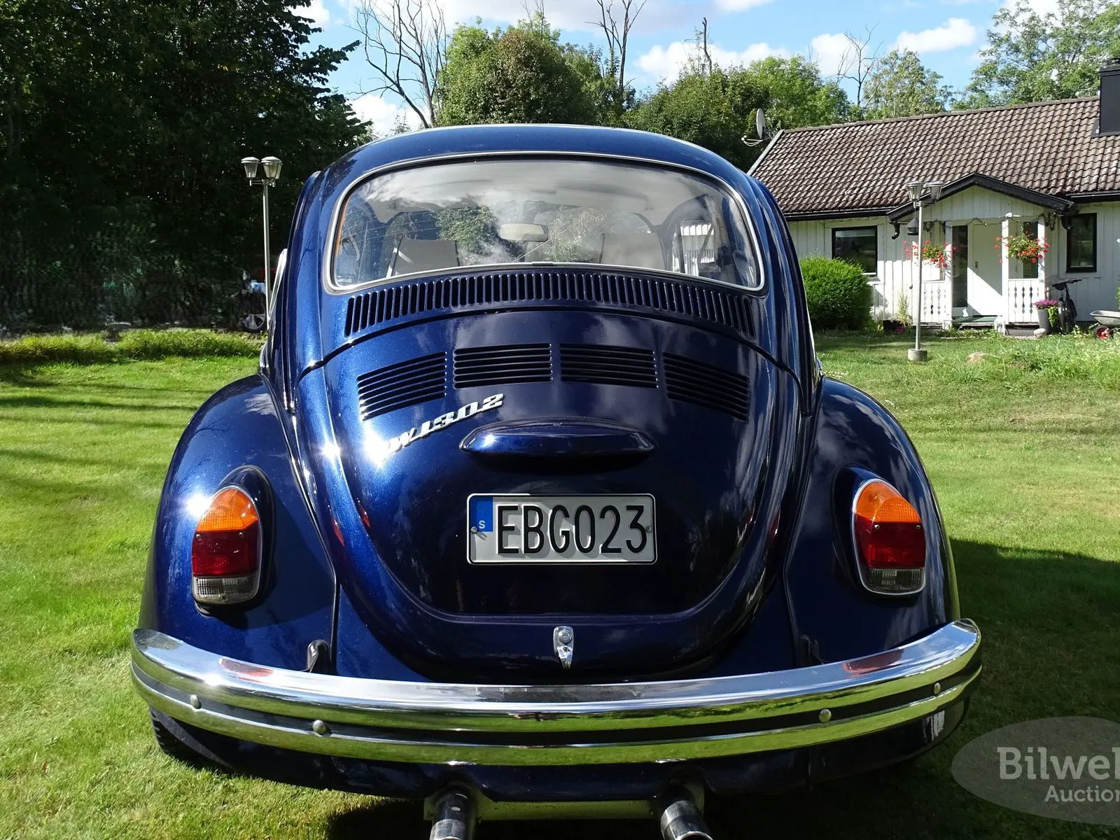 Vehicle image 14