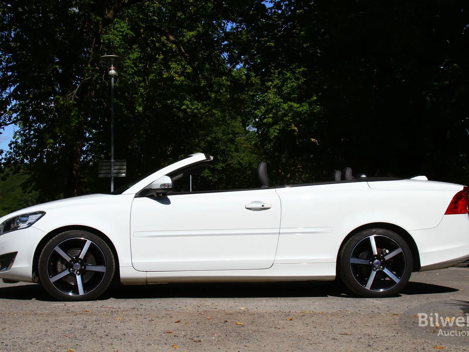 Vehicle image 38