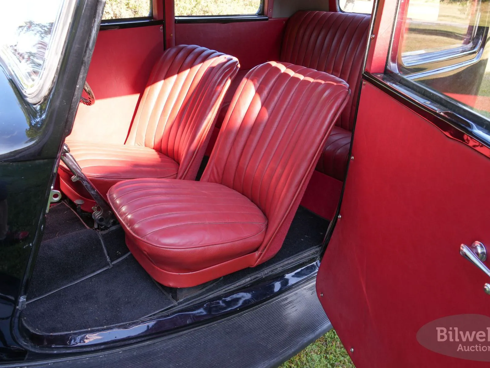 Vehicle image 30