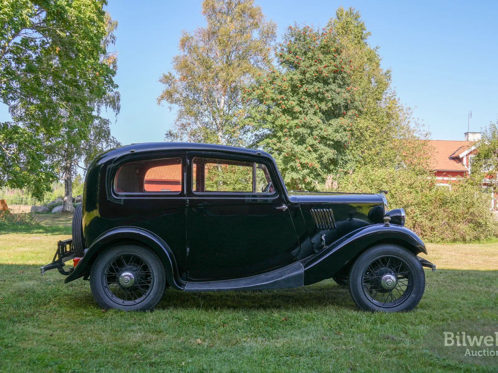 Vehicle image 32