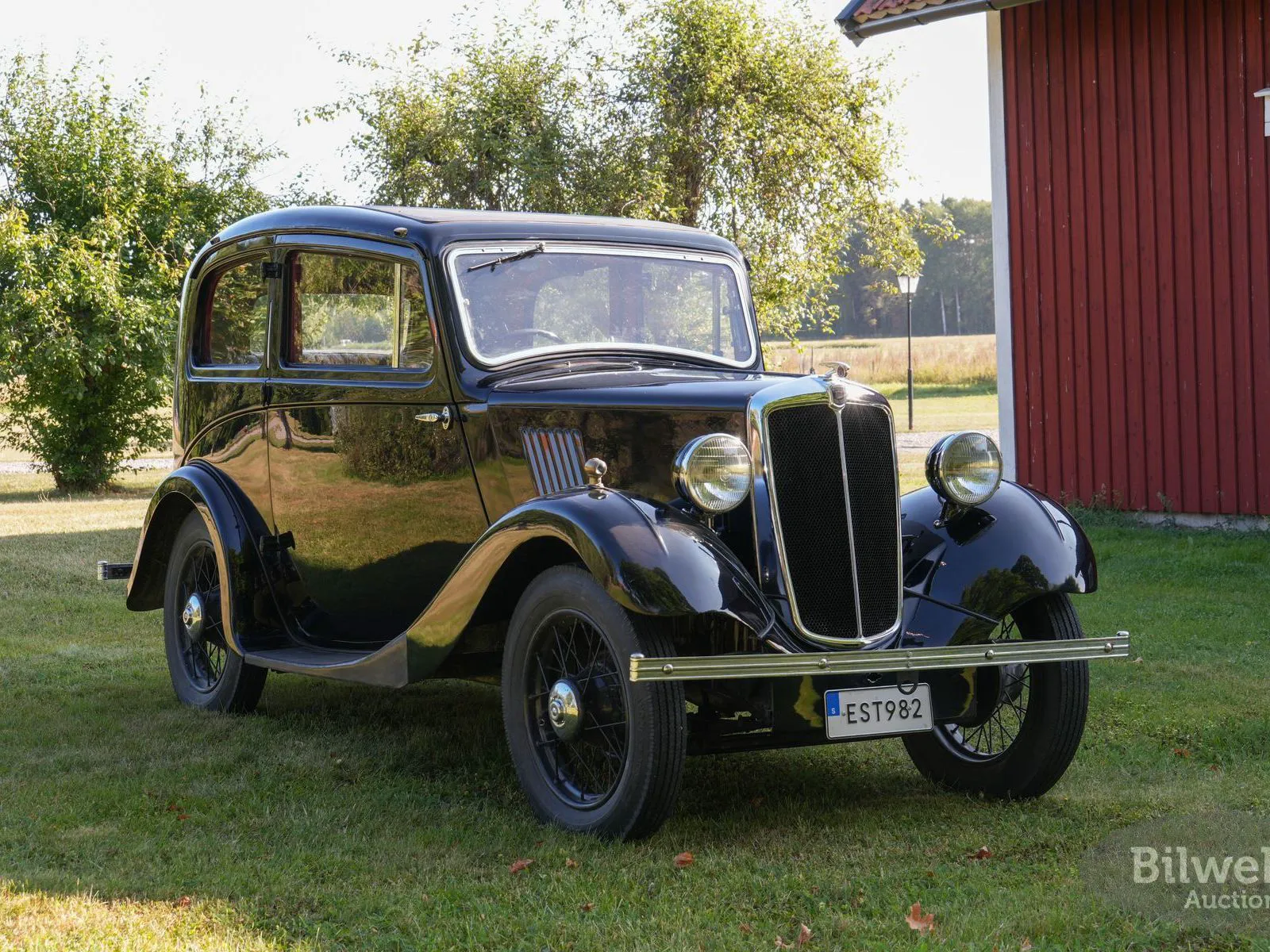 Vehicle image 13