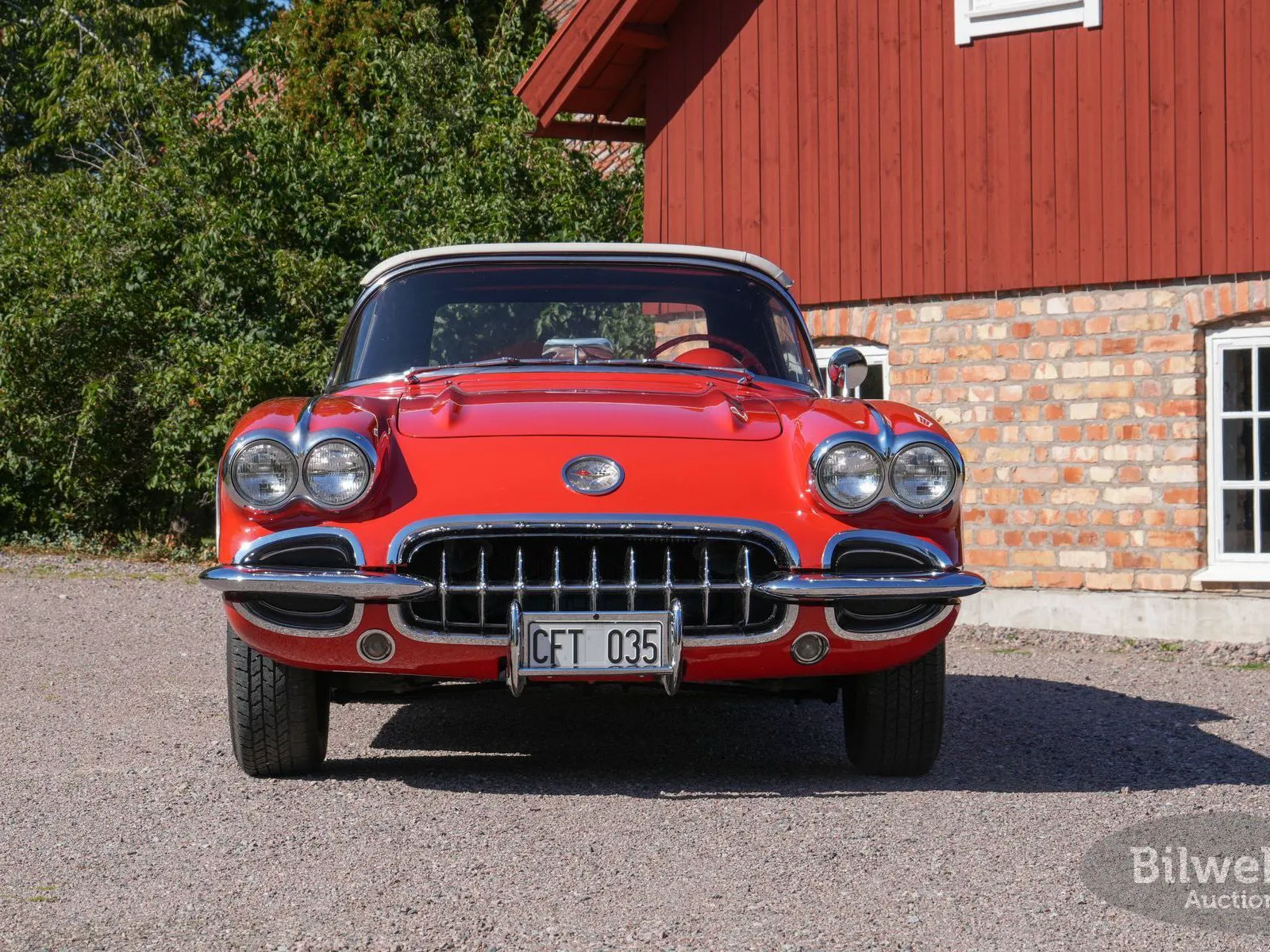 Vehicle image 24