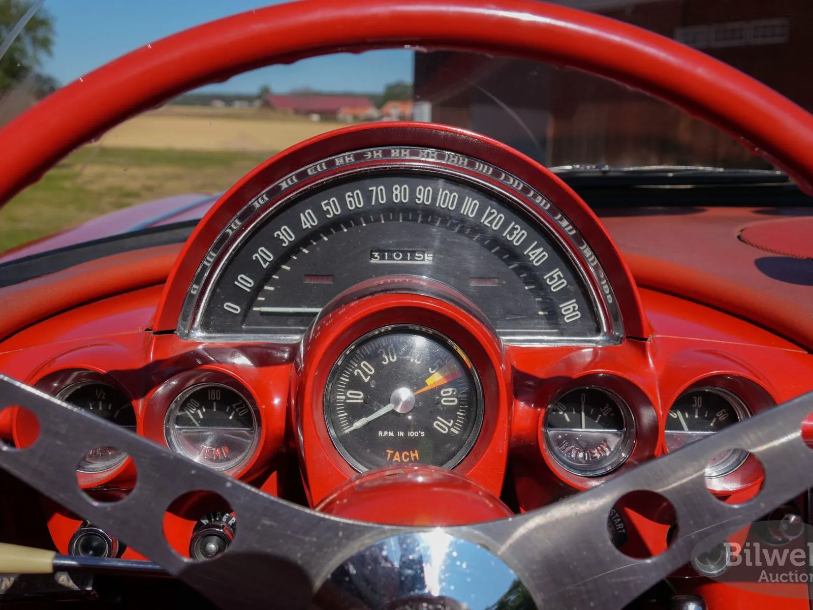 Vehicle image 32