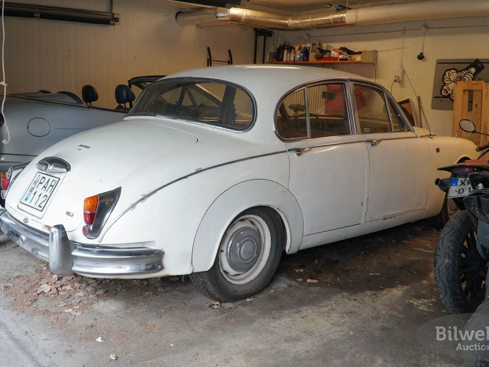 Vehicle image 36