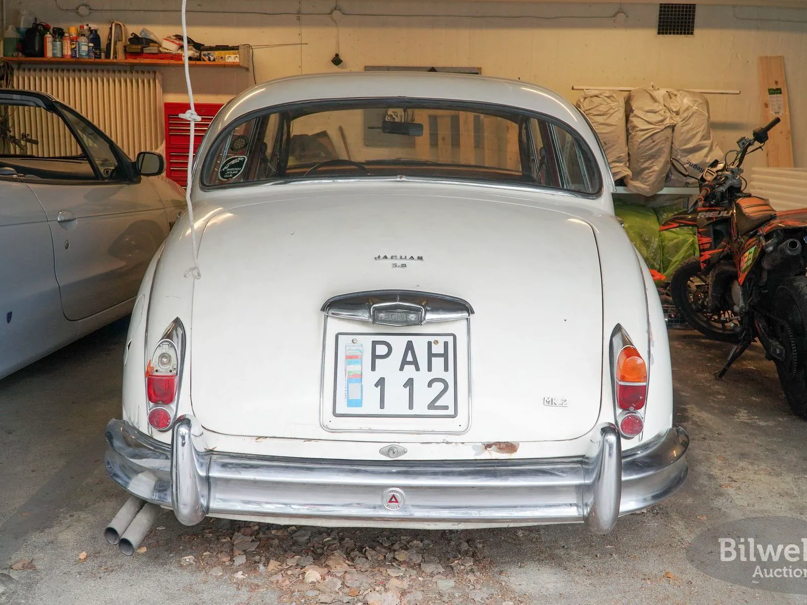 Vehicle image 35