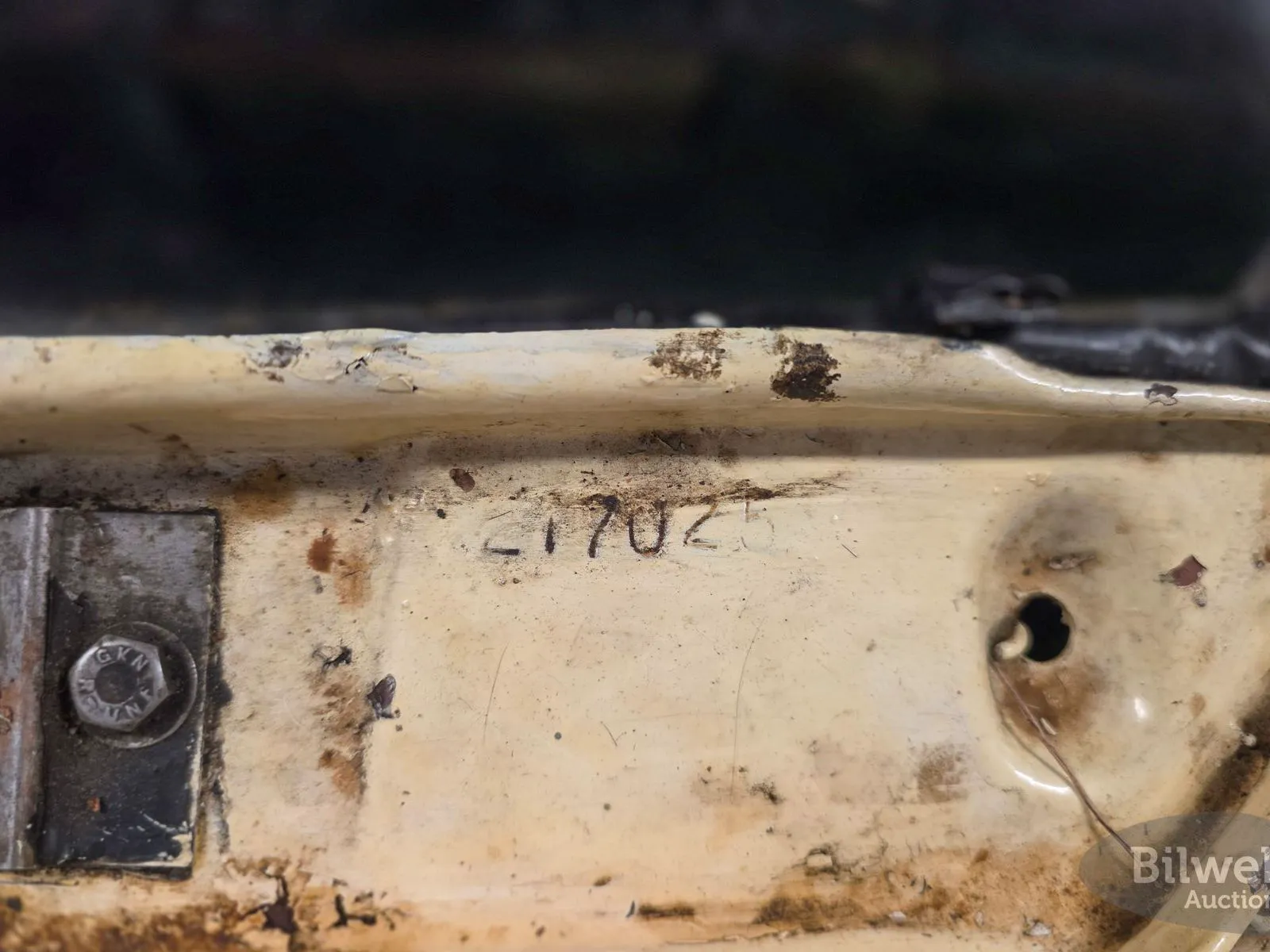 Vehicle image 21
