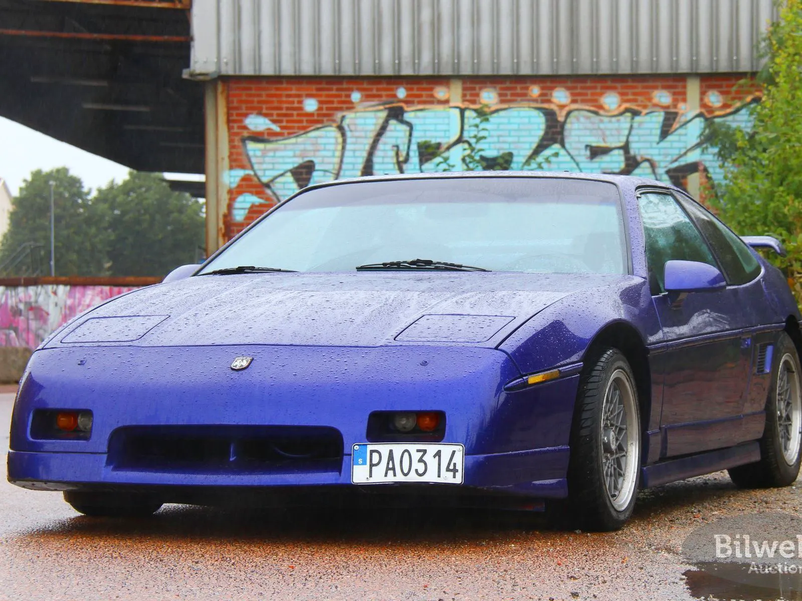 Vehicle image 24
