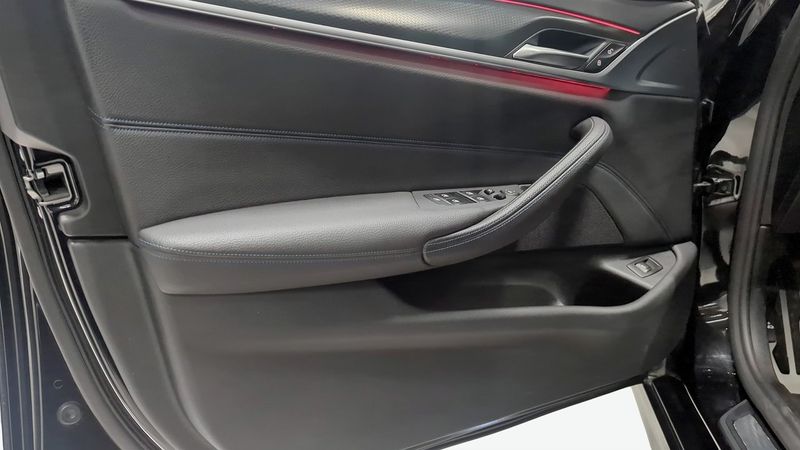 BMW 520 bild 11