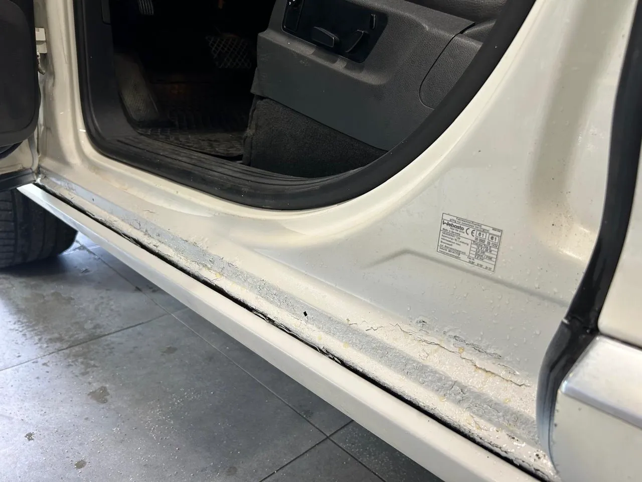 Vehicle image 26