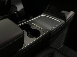 Tesla Model Y bild 19