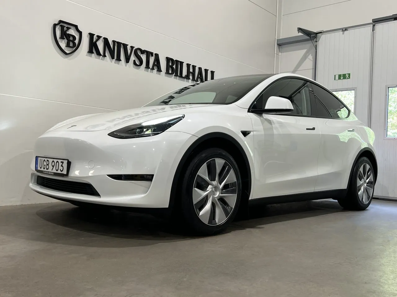 Vehicle image 25