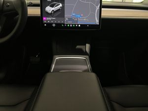 Tesla Model Y bild 18