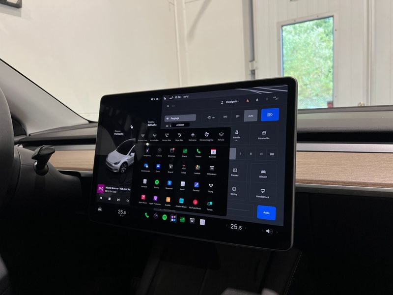 Tesla Model Y bild 24