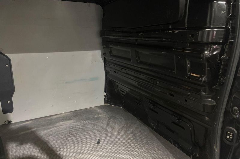 Nissan NV300 bild 24