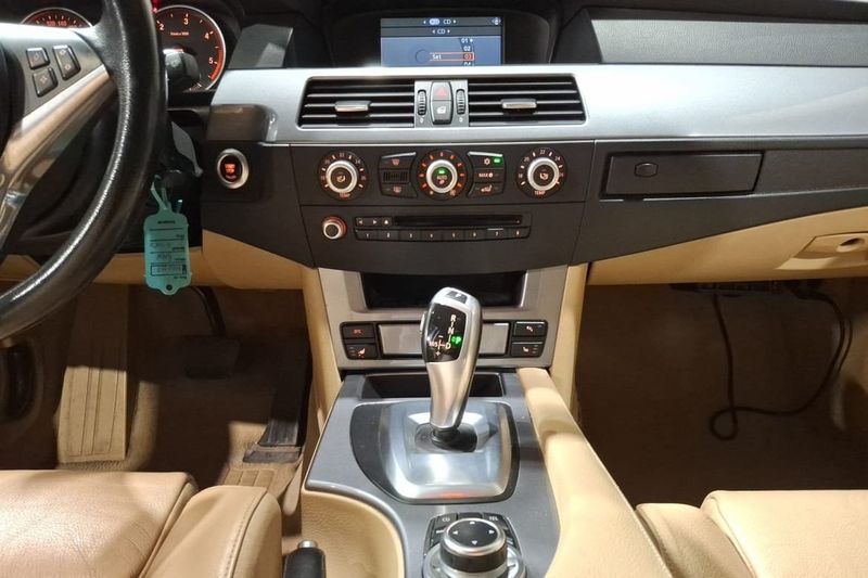 BMW 520 bild 12