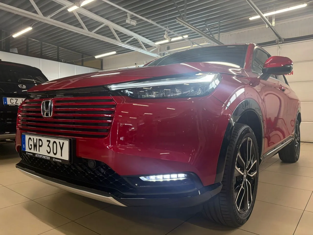 Vehicle image 14