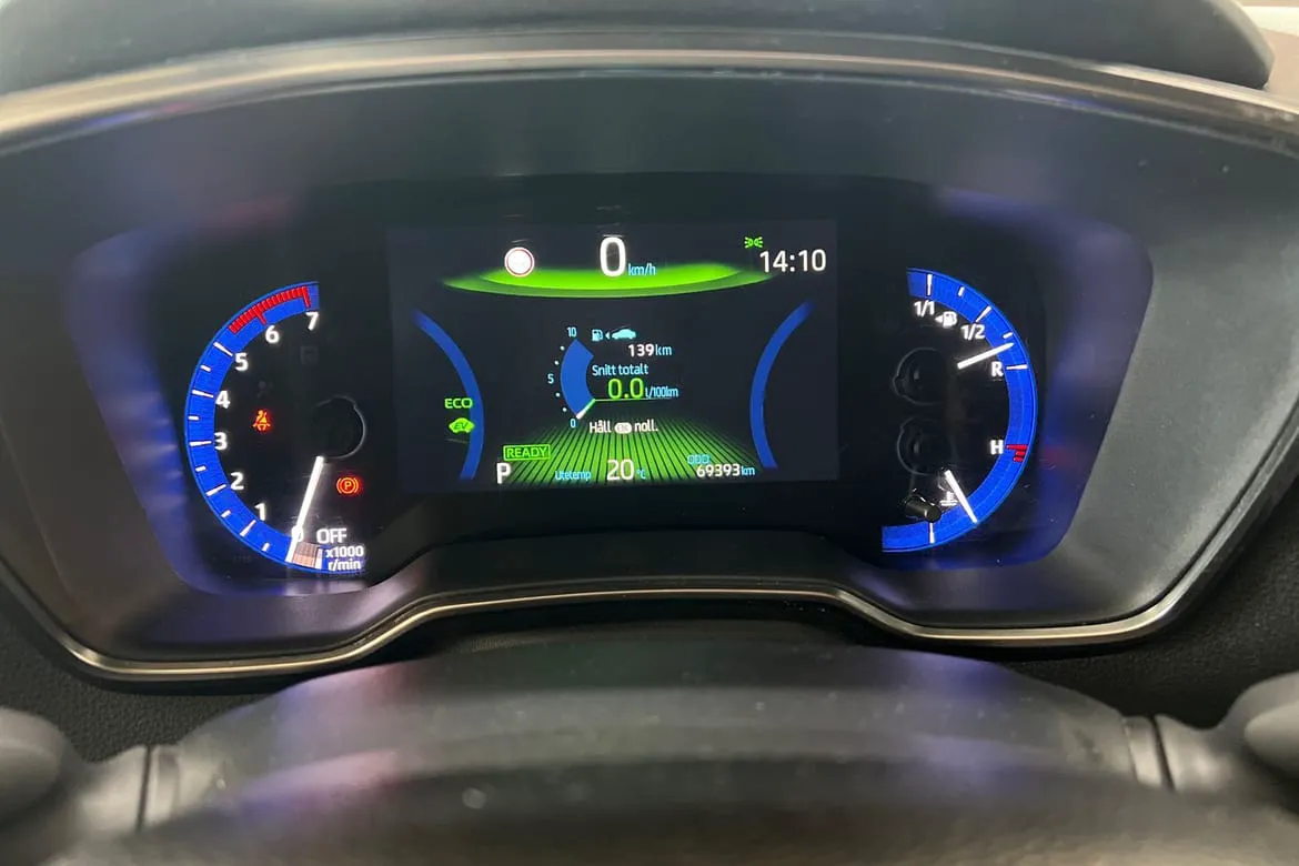 Vehicle image 14