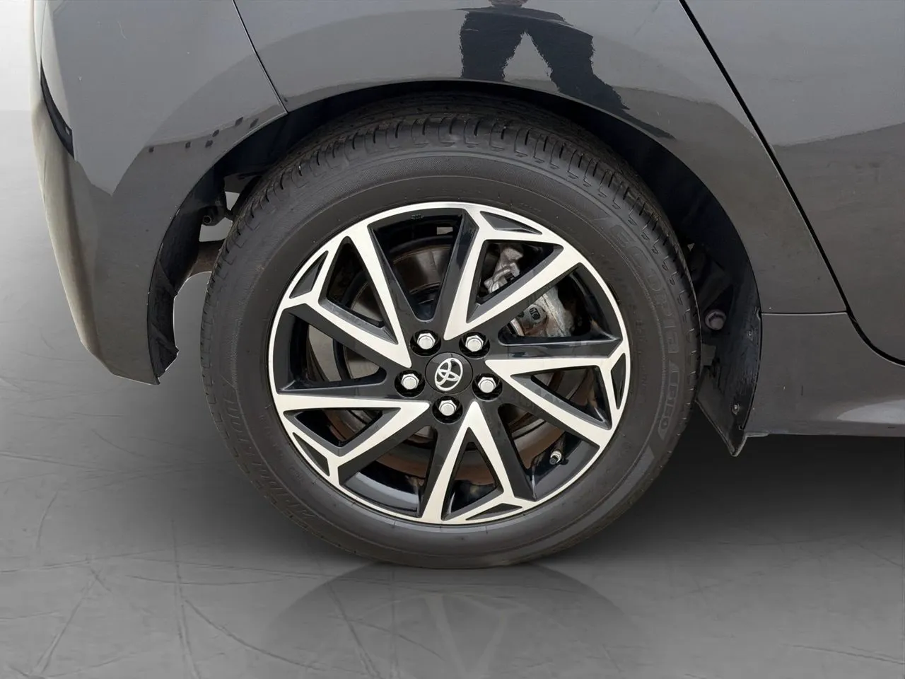 Vehicle image 30