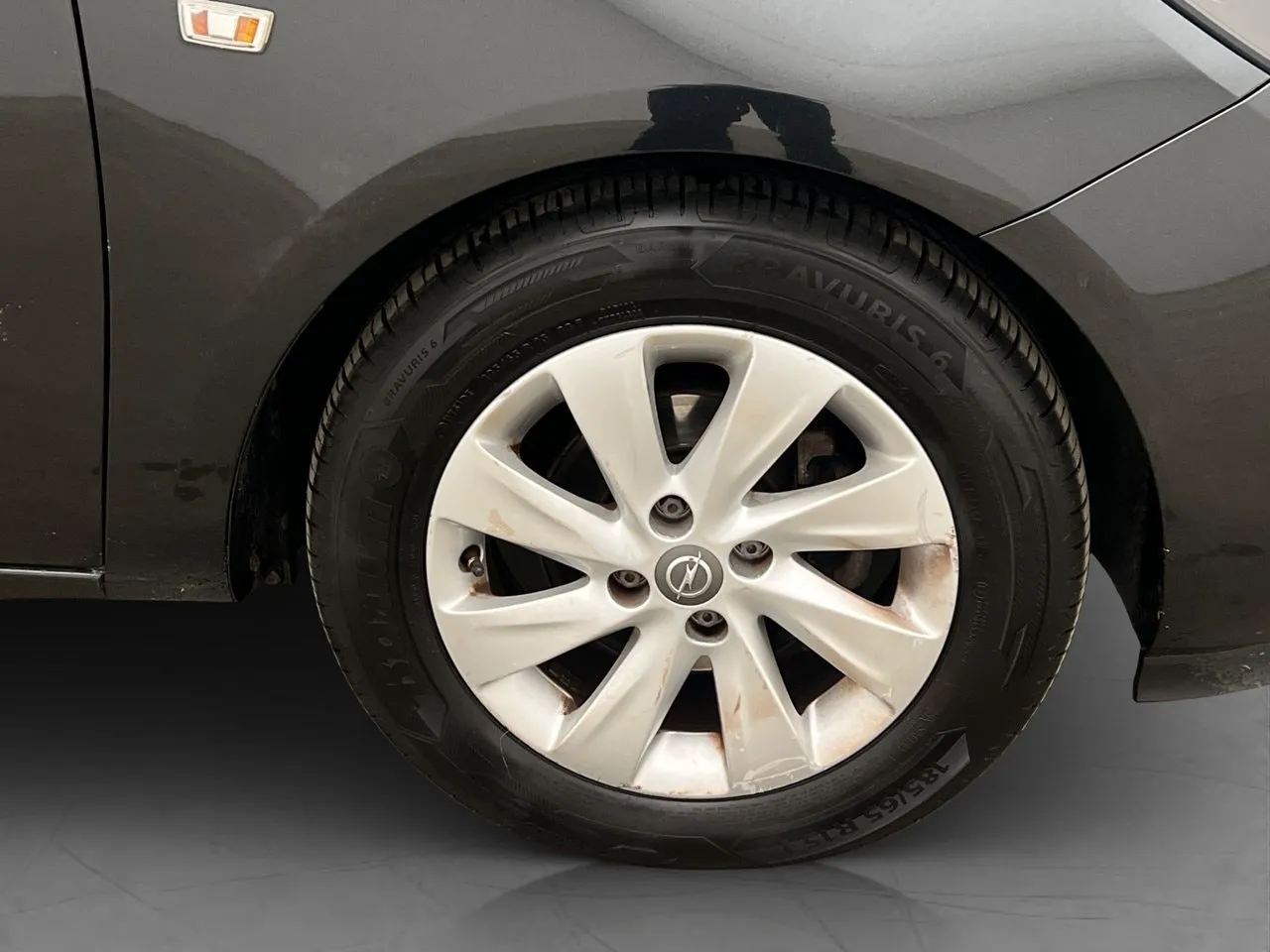 Vehicle image 25