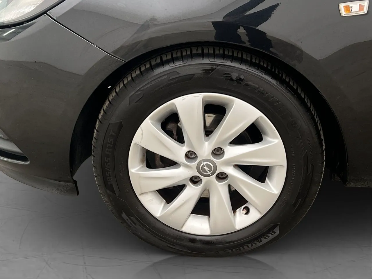 Vehicle image 22