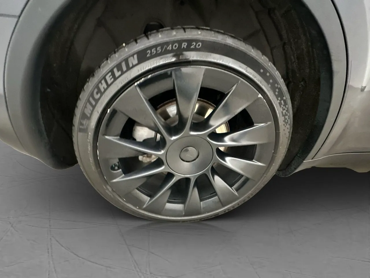 Vehicle image 32