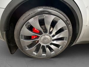 Tesla Model Y bild 32