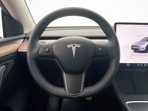 Tesla Model Y bild 17