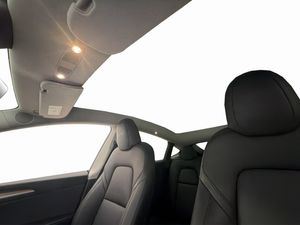 Tesla Model Y bild 16