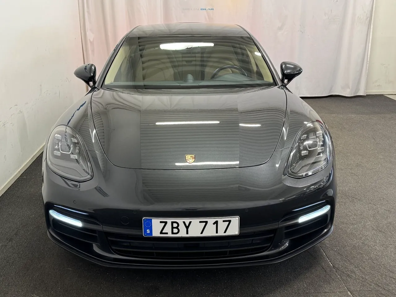 Vehicle image 21