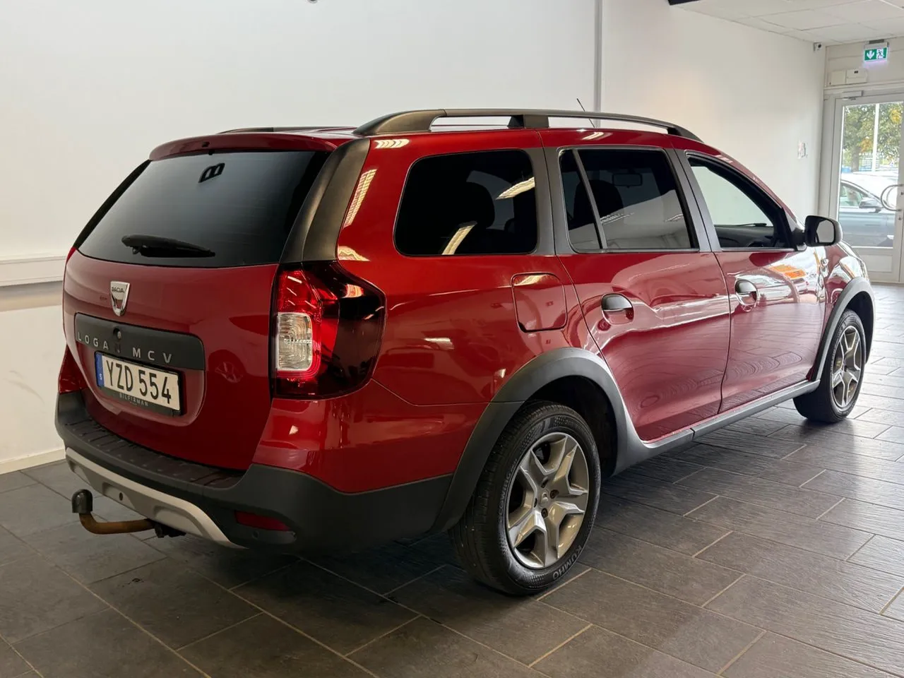 Vehicle image 9