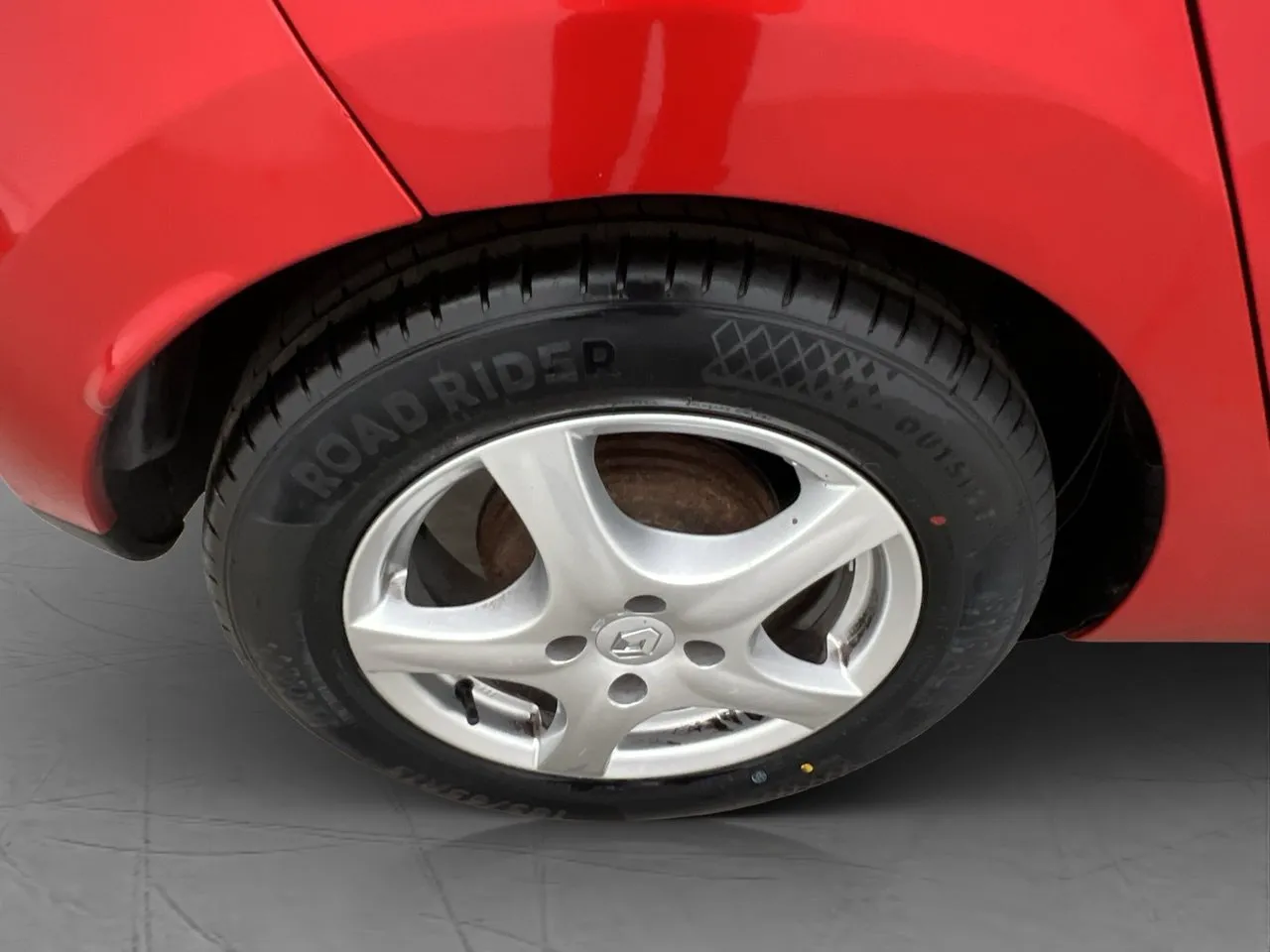Vehicle image 25