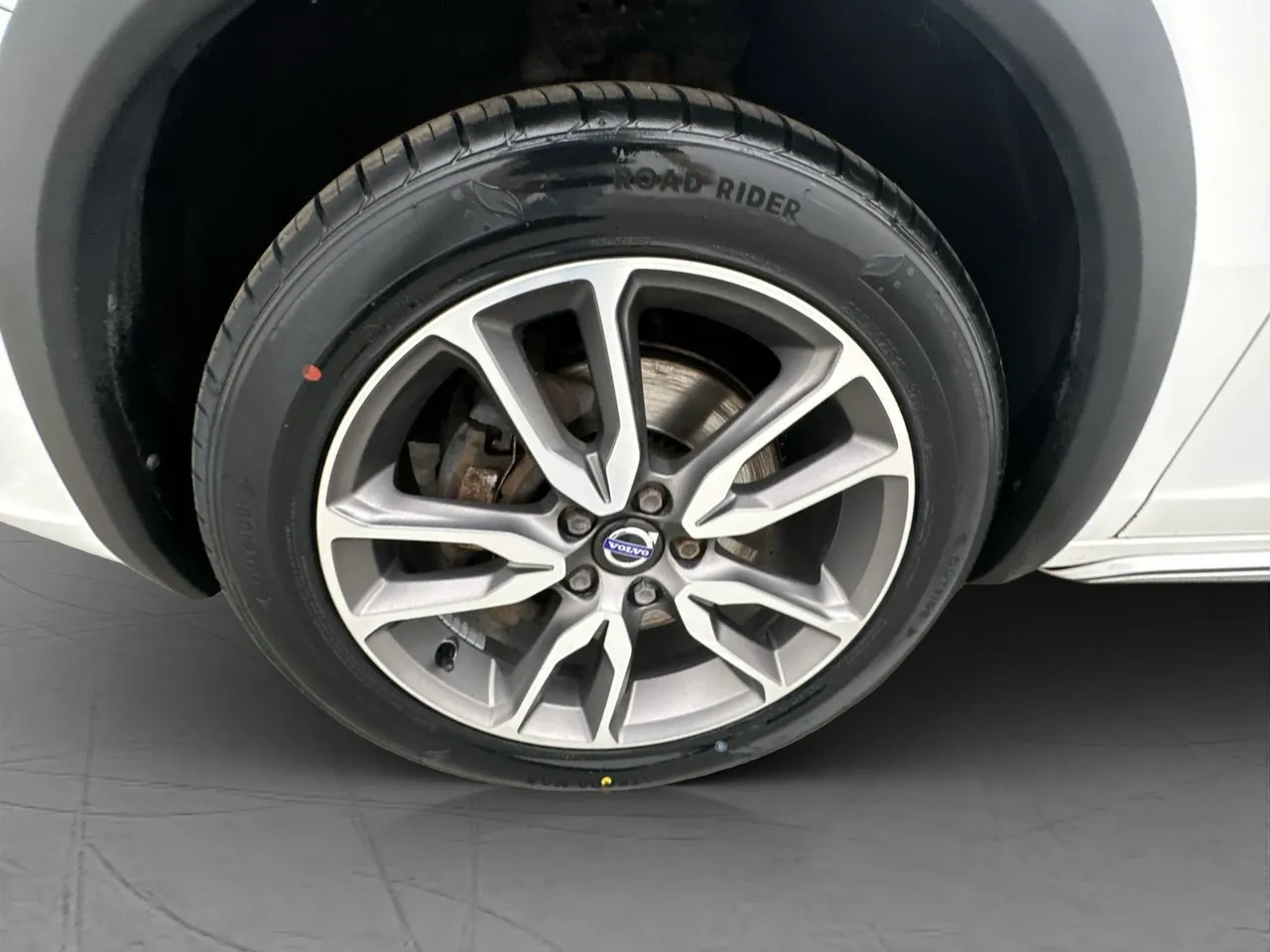 Vehicle image 33