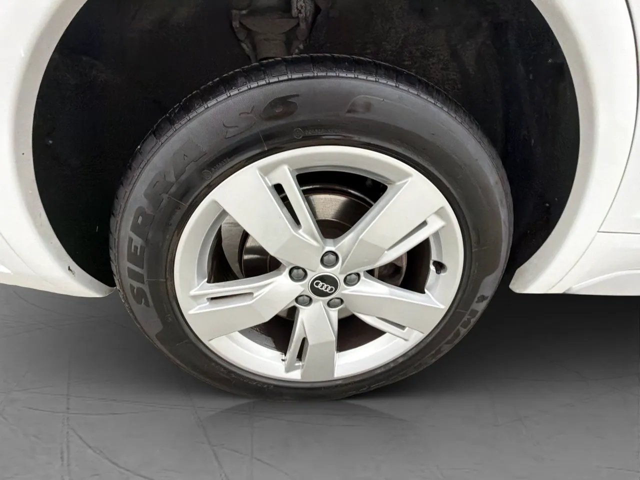 Vehicle image 30
