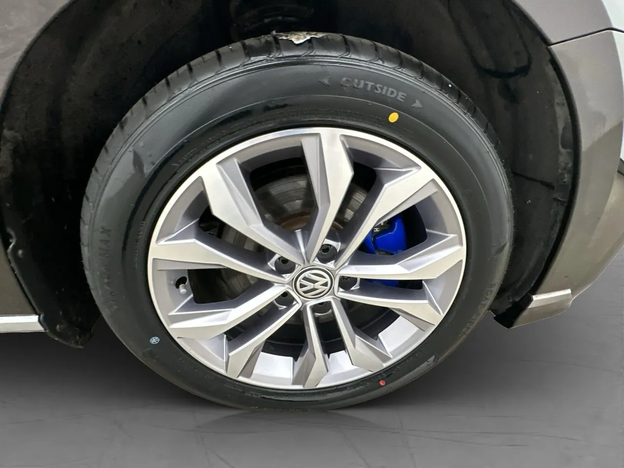 Vehicle image 33