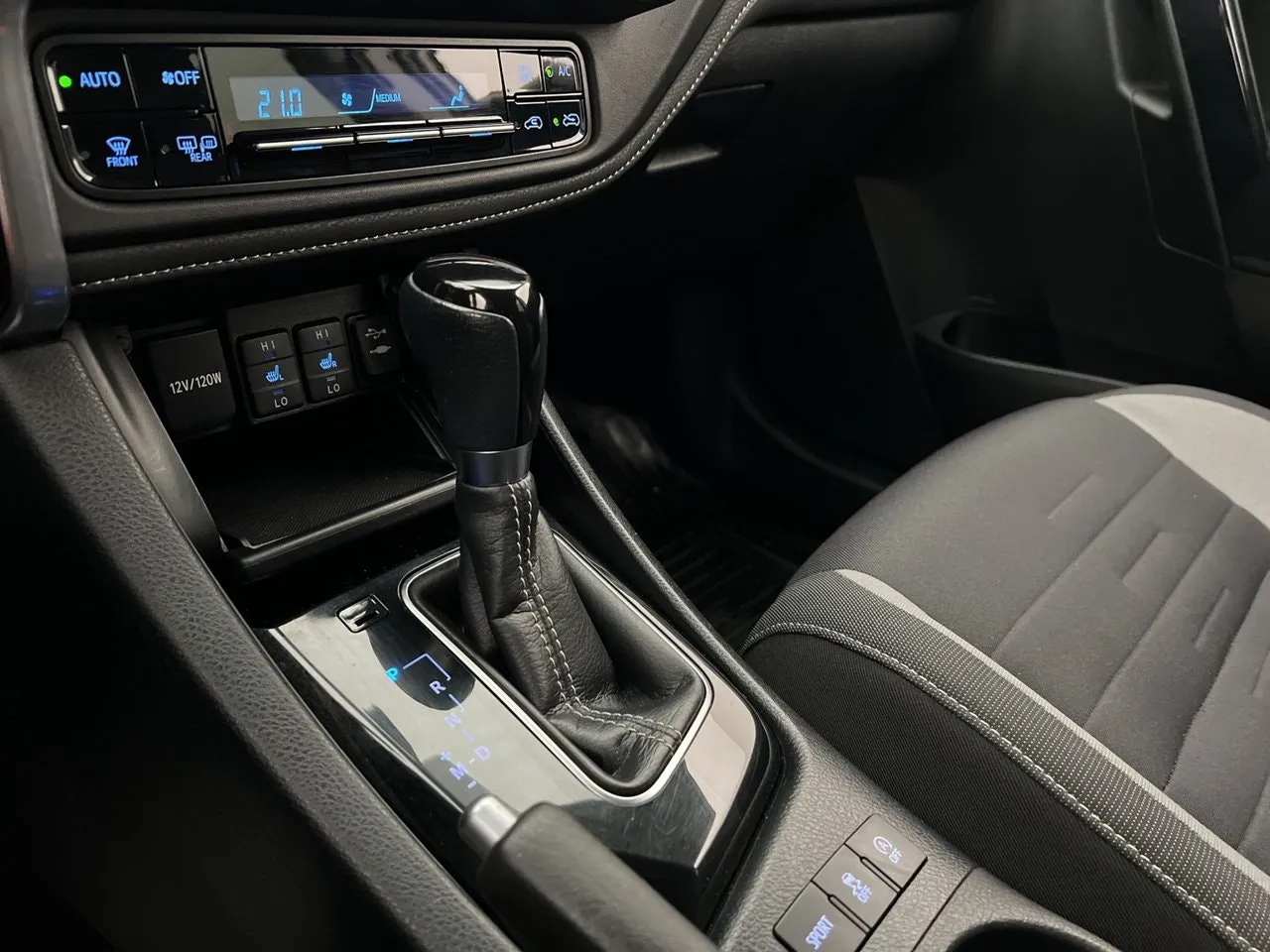 Vehicle image 21