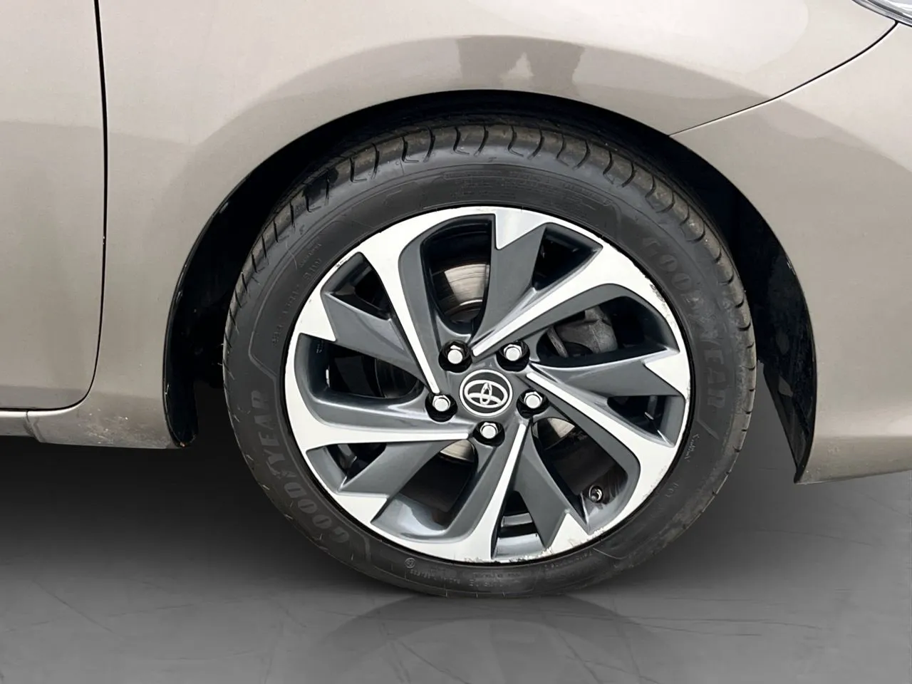 Vehicle image 30