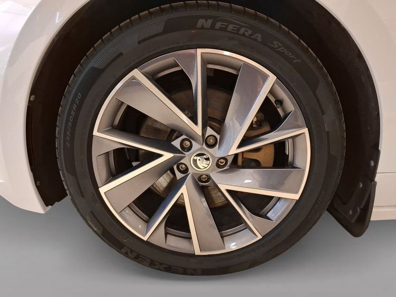 Skoda Enyaq bild 14