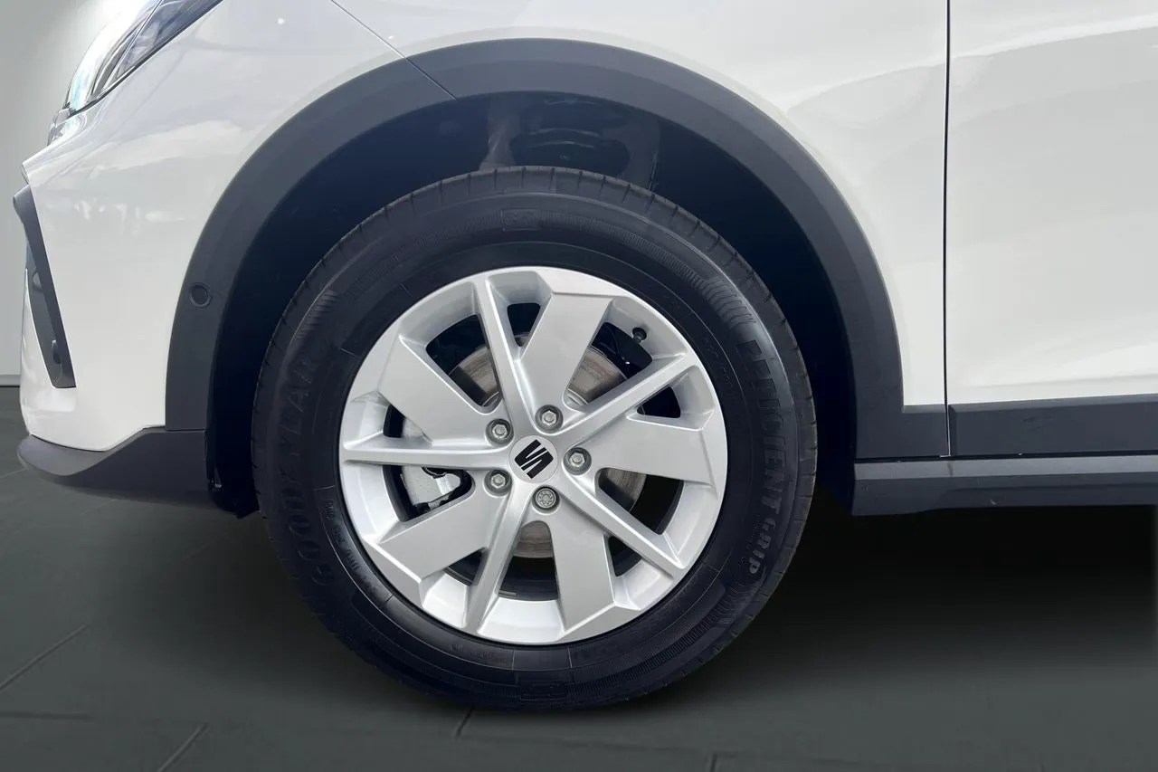 Vehicle image 18