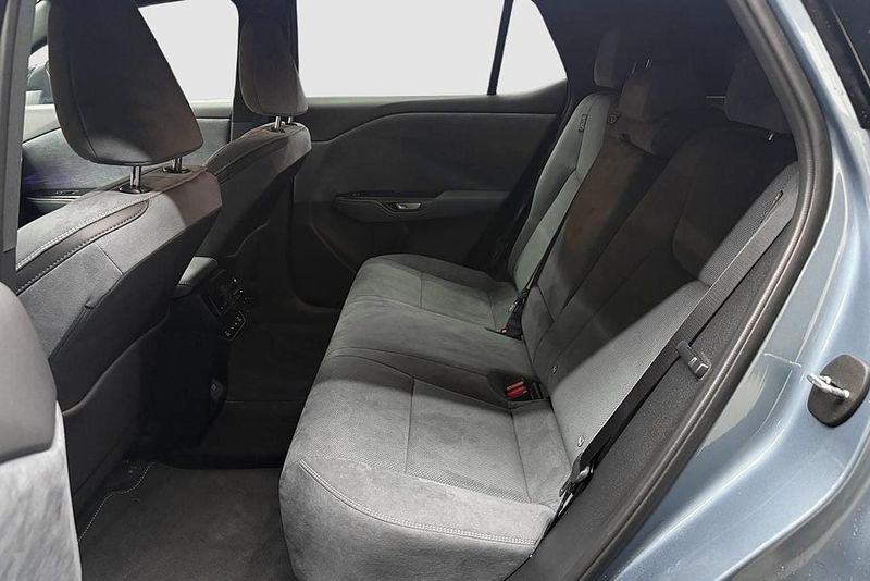 Lexus RZ bild 14