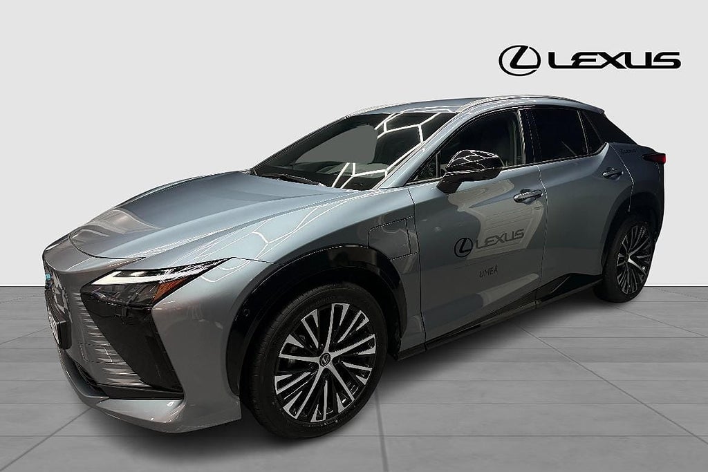Lexus RZ